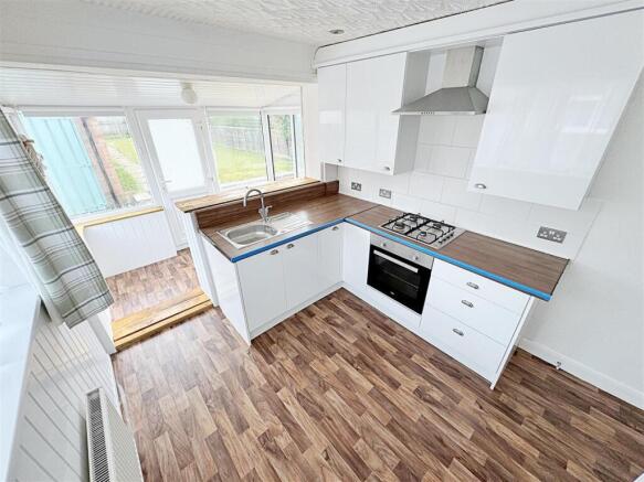 Silver Street, Holton-Le-Clay, Grimsby, N.E. Lincs, DN36 5DX photo 4