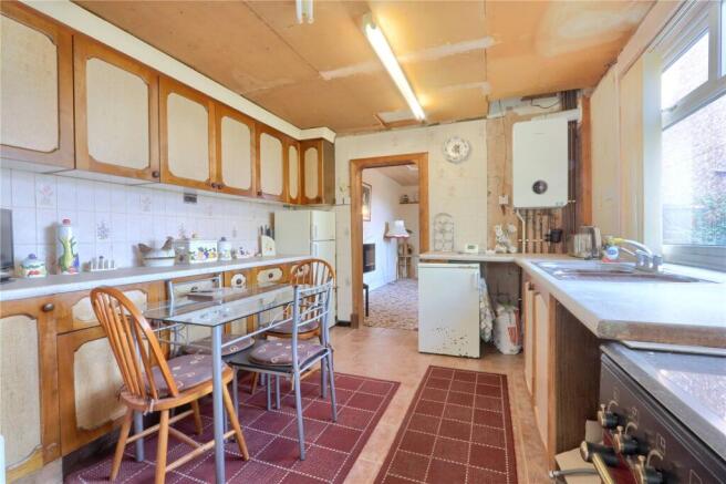 4 bed Semi-Detached for sale Image 9