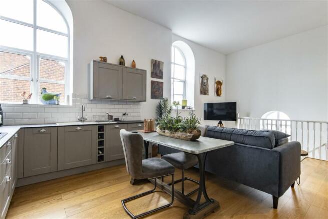 Open Plan Lounge/Kitchen