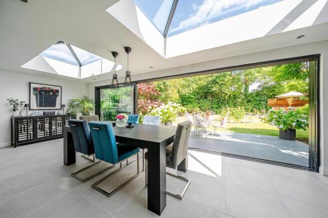 4 bed Detached for sale Image 6