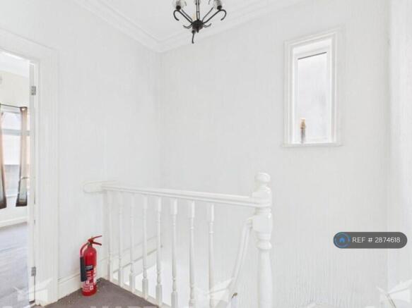 3 bed Semi-Detached to rent Image 10