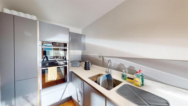 3 bed Penthouse to rent Image 10