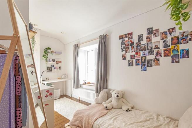 Bedroom 2-1.jpg