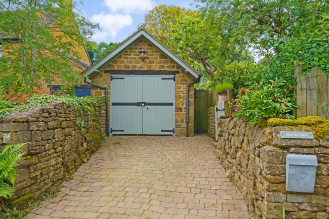 Garage & Driveway