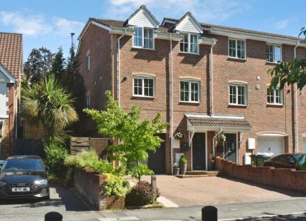 Red Oaks Drive, Park Gate, Southampton, Hampshire