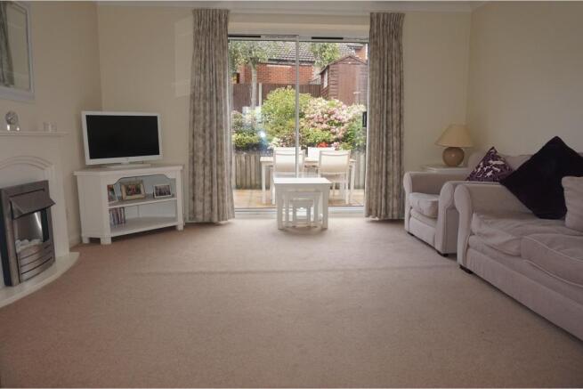 Lounge/Dining Room