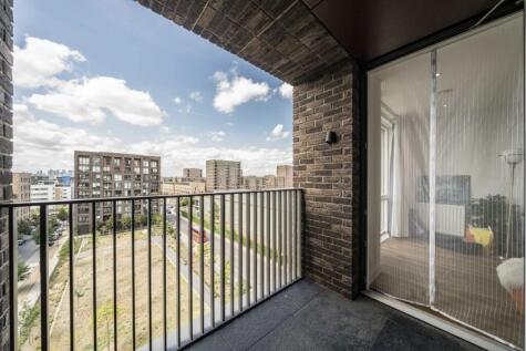 Cavendish Square, Royal Wharf