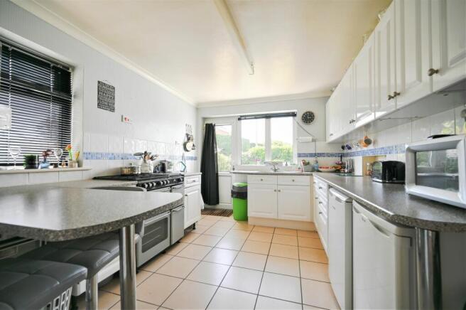 Kitchen / Breakfast / Room