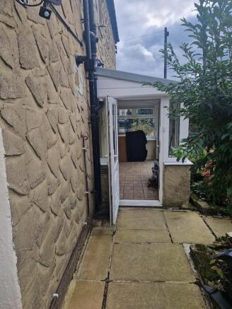 3 bed Semi-Detached to rent Image 4