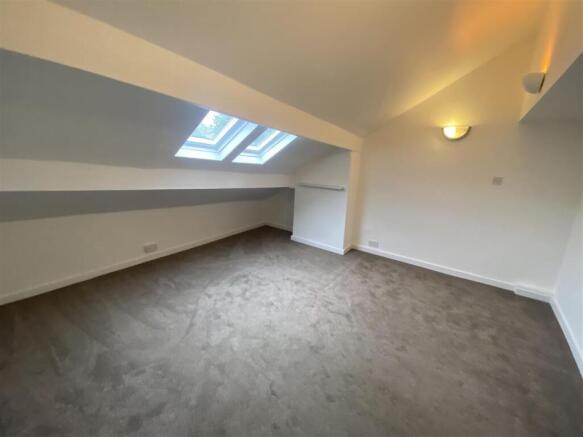 3 bed Terraced to rent Image 11