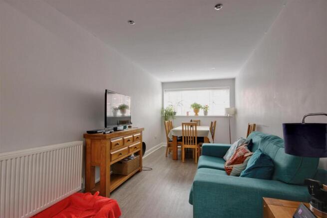 3 bed Town House for sale Image 7