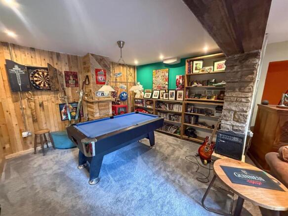 3 bed Terraced for sale Image 12