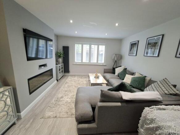 4 bed Detached for sale Image 10