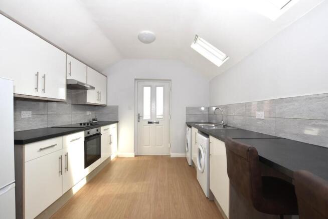 Kitchen 1.JPG