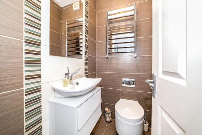 Wc/Cloakroom