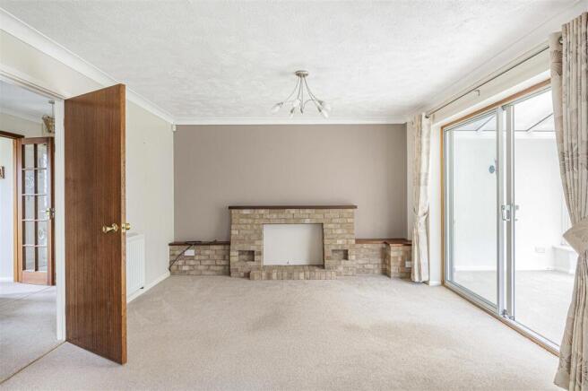Harrow Close, Seaford photo 4