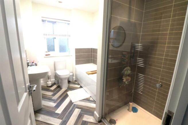FAMILY BATHROOM