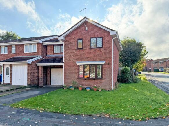 3-bed detached on Buttermere Court, Perton, WV6, £300,000