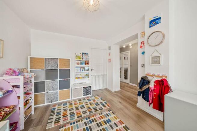 4 bed Detached for sale Image 6