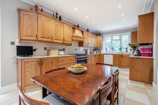 Kitchen/Dining Area