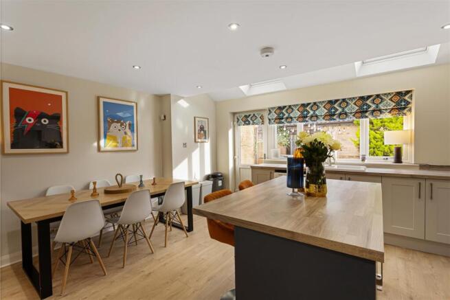40_Holyrood_Drive_13.jpeg