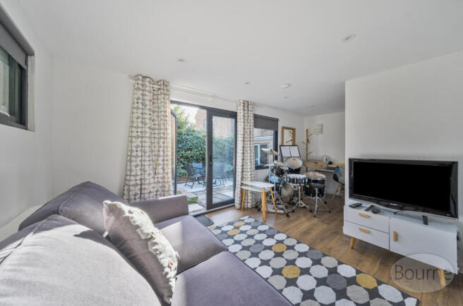 f8751dc5-75c8-47e...