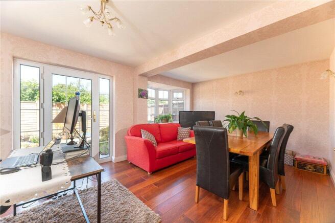 4 bed Detached for sale Image 7