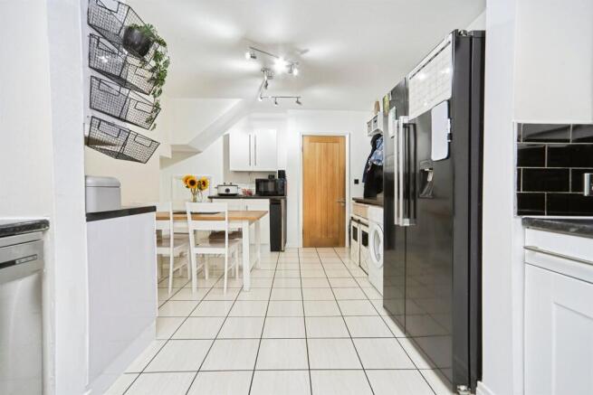 3 bed Semi-Detached for sale Image 8