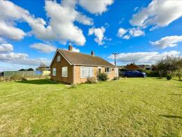 Sunneyview, Heath Road, Rollesby NR29 5HJ