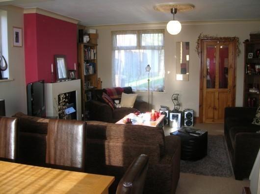 LOUNGE/DINER