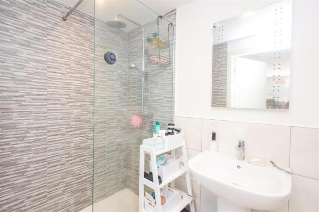 1 bed Flat to rent Image 6