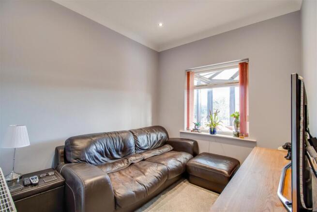 4 bed Detached for sale Image 5