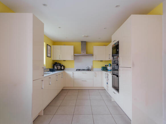 Kitchen/ Dining Room