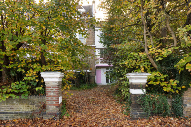 239343 - WICKHAM-ROAD-SE4-02.jpg