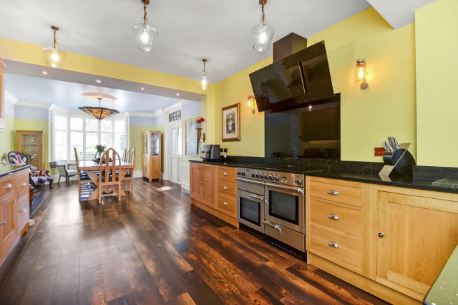 Kitchen/ Dining Area
