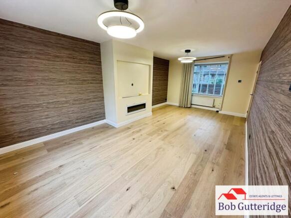 THROUGH LOUNGE / DINER