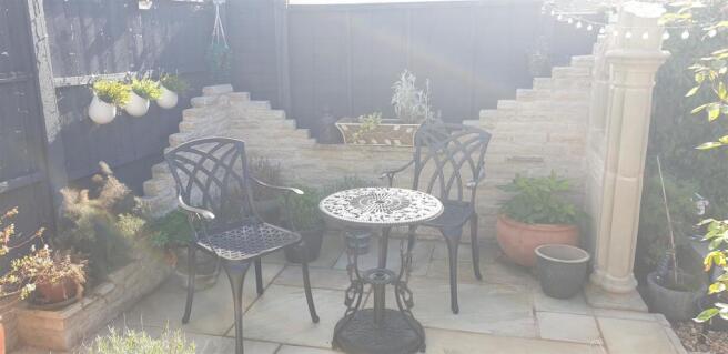 GARDEN2.jpg