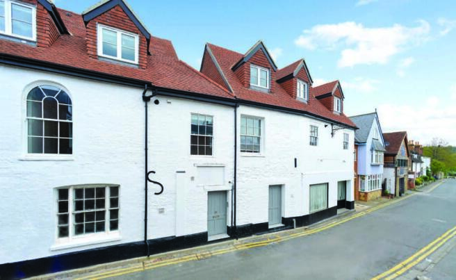2-bed flat on Great George Street, Godalming, £269,950