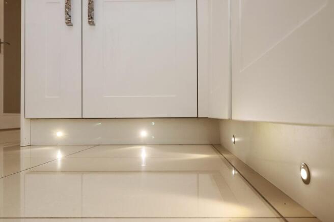 Kitchen/Breakfasting Area