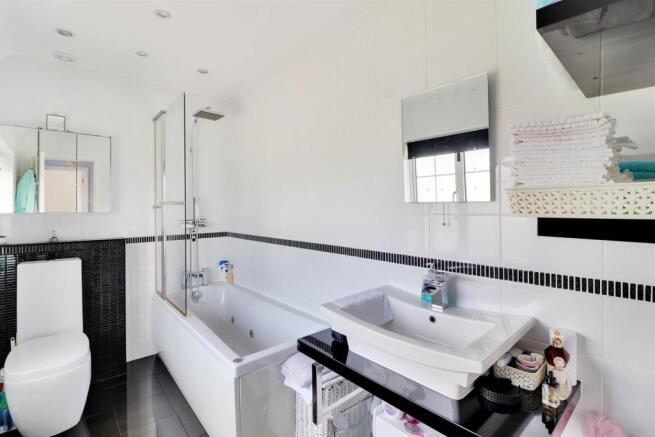 Bathroom.jpg