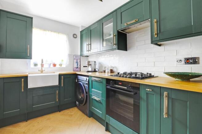 06-bebdJHPropWorld - Flat 10 Wells Park Court - 1.
