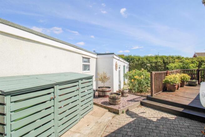 3 bed Semi-Detached Bungalow for sale Image 12