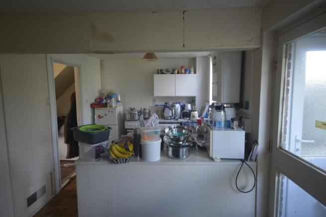 Kitchen / Dining Roo