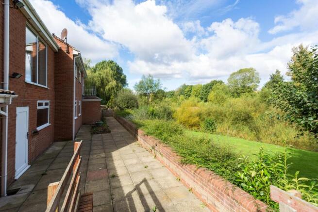 4 bed Detached for sale Image 12