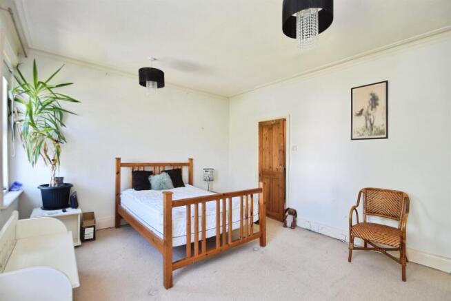 3 bed Semi-Detached for sale Image 11