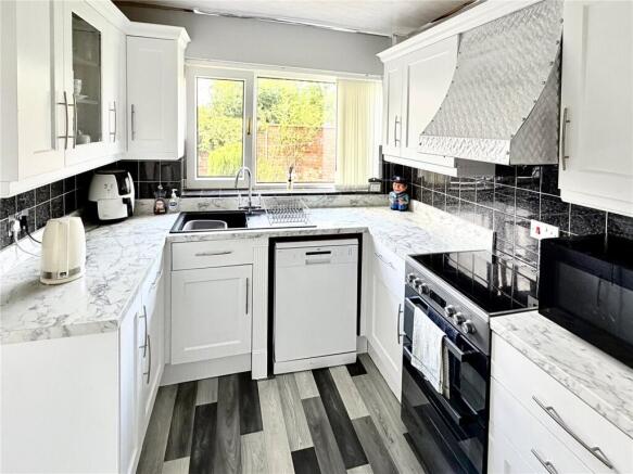 3 bed Detached for sale Image 8