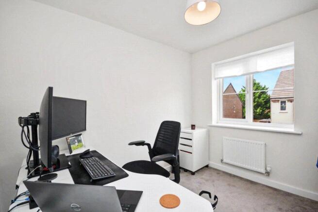 4 bed Semi-Detached for sale Image 10
