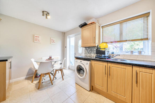 2 bed Semi-Detached for sale Image 7