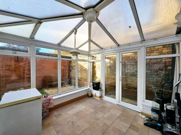 4 bed Semi-Detached for sale Image 5
