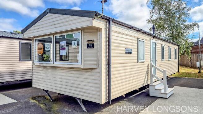 Exterior of Willerby Etchingham holiday caravan at